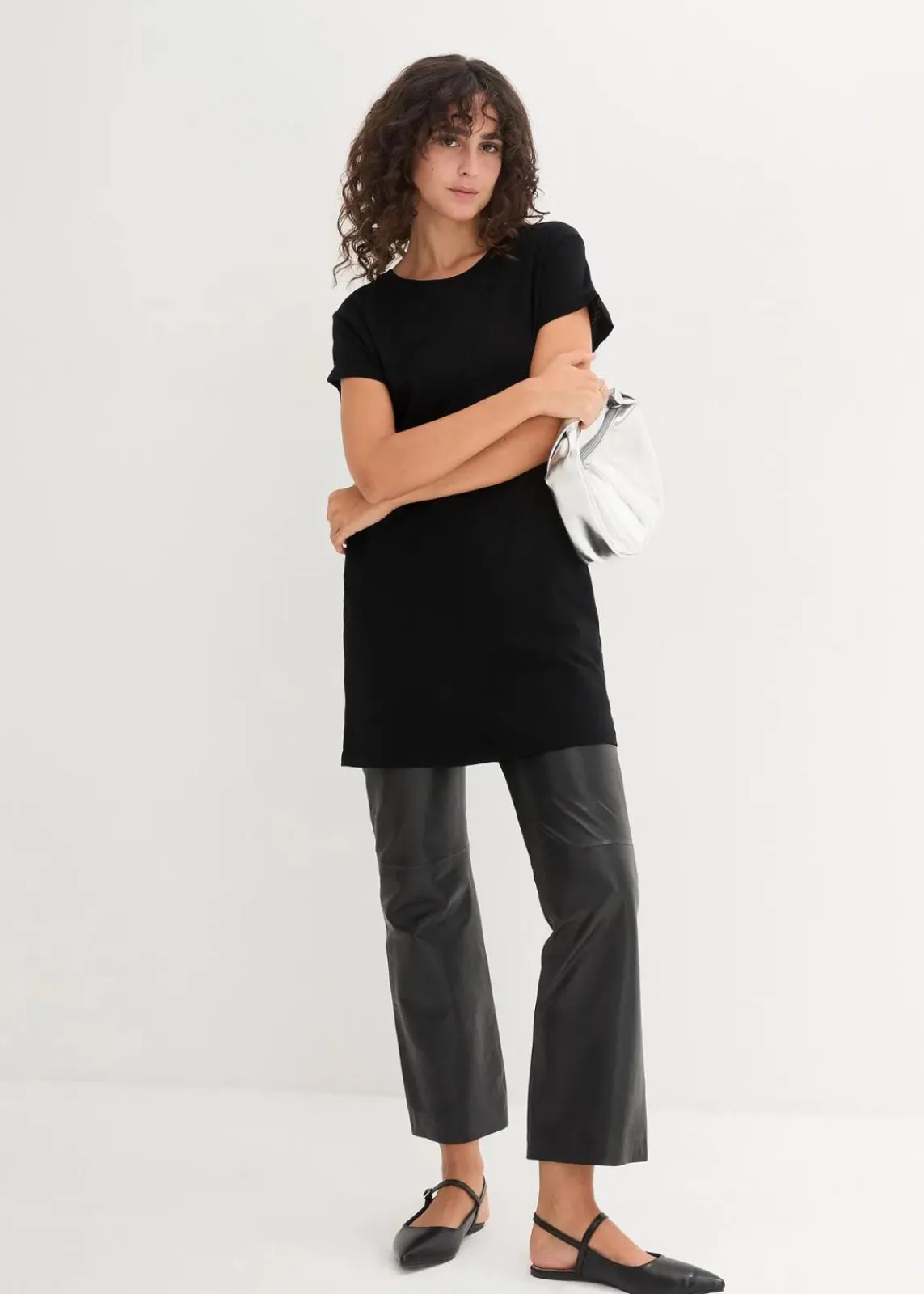 bonprix Bekleidung·Röcke|Basics^Boxy-Longshirt mit kurzen Ärmeln schwarz