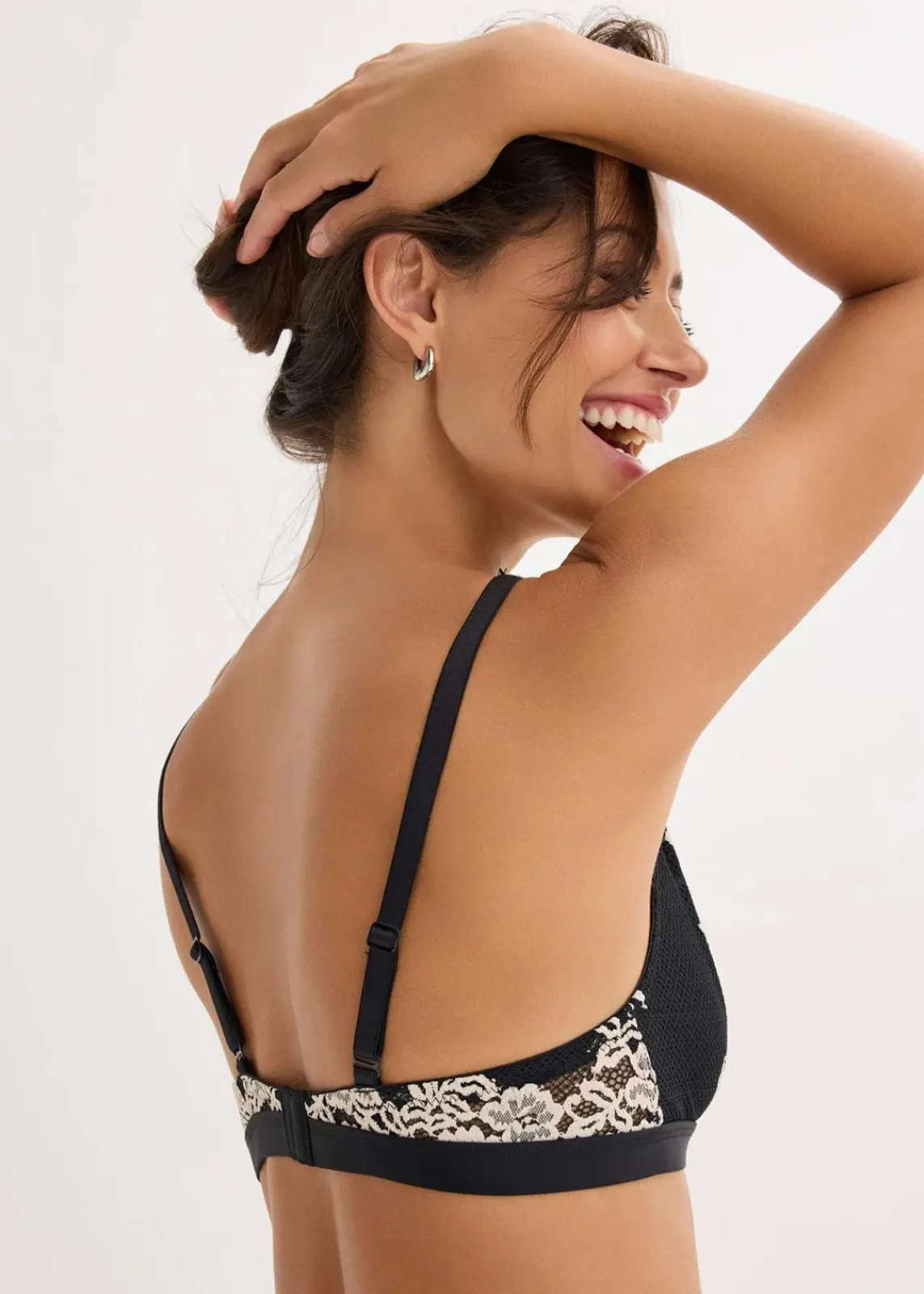 bonprix Große Cups D-H|Nachhaltigere Materialien^Bralette aus zweifarbiger Spitze schwarz/wollweiß