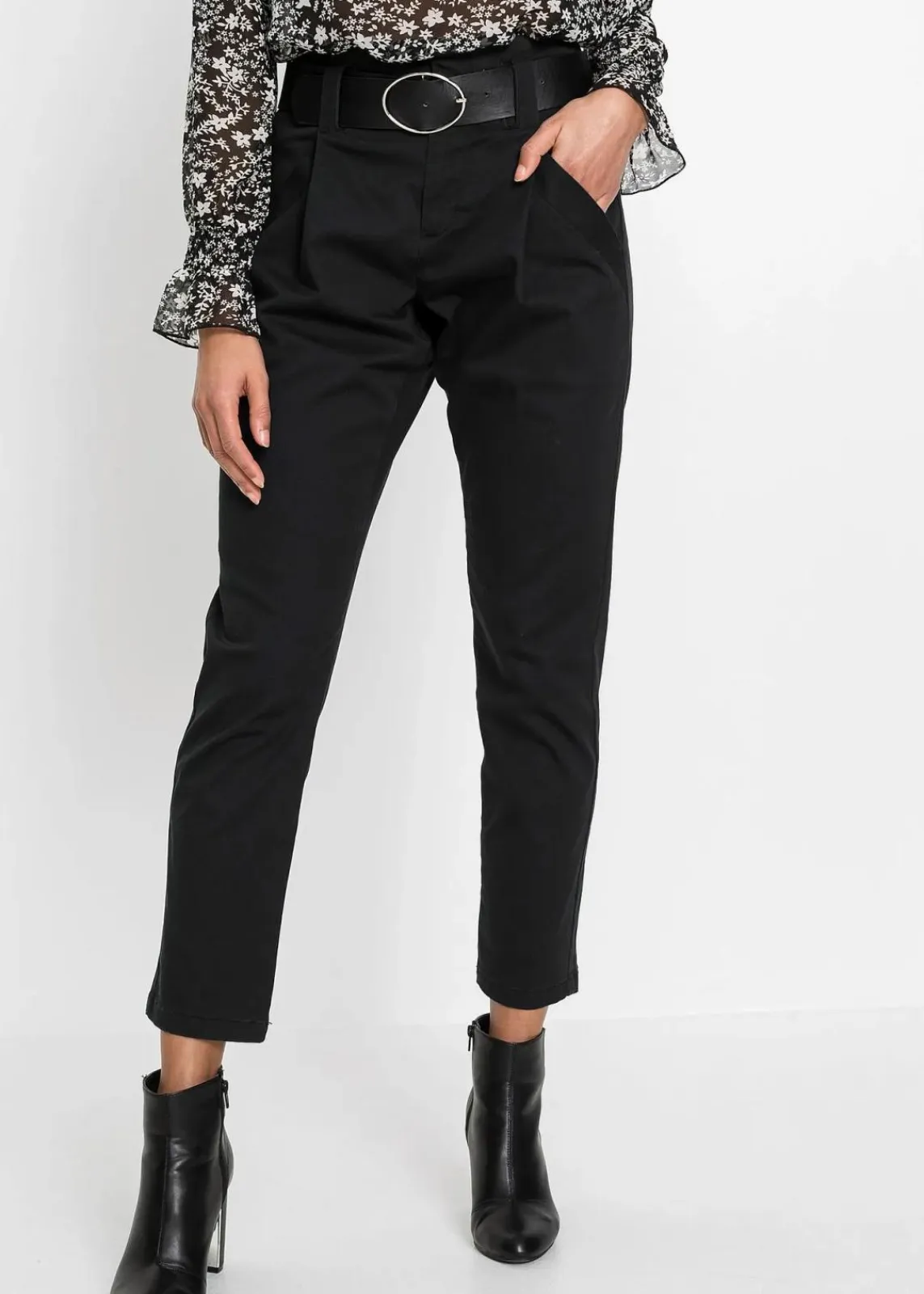 bonprix Hosen^Bundfaltenhose aus Baumwolle schwarz