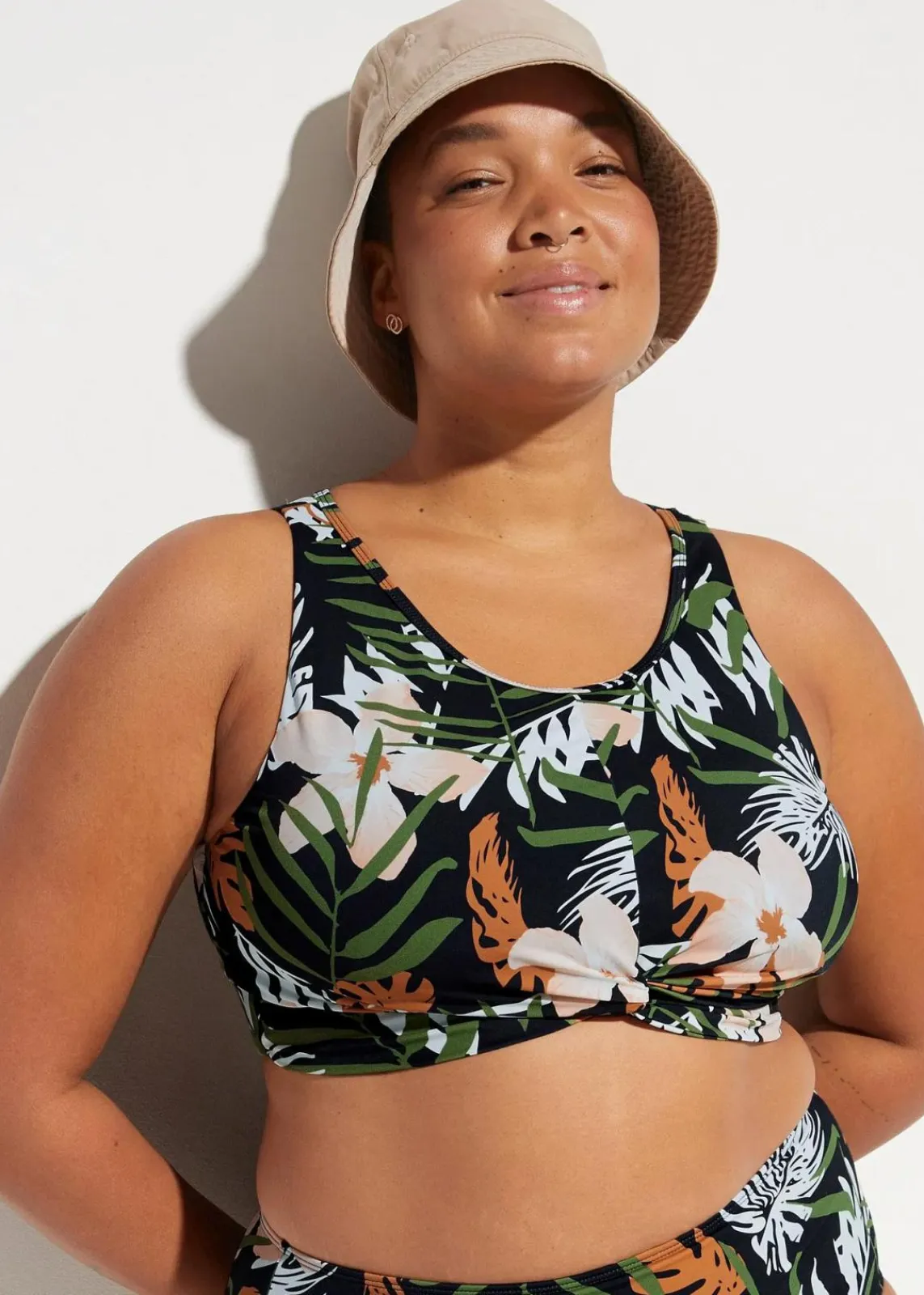 bonprix Nachhaltigere Materialien|Bikinis^Bustier Bikini (2-tlg.Set) schwarz floral