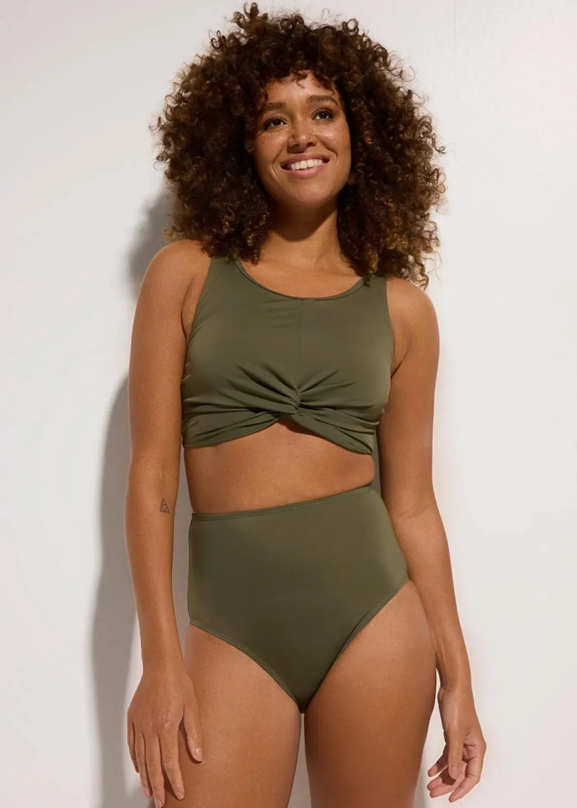 bonprix Nachhaltigere Materialien|Bikinis^Bustier-Bikini in Wickeloptik (2-tlg.Set) dunkeloliv