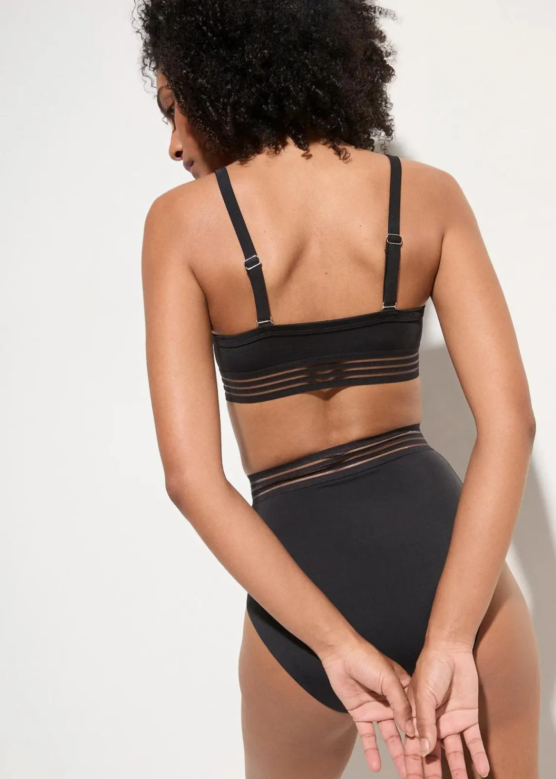 bonprix Bikinis|Nachhaltigere Materialien^Bustier-Bikini (2-tlg.Set) schwarz