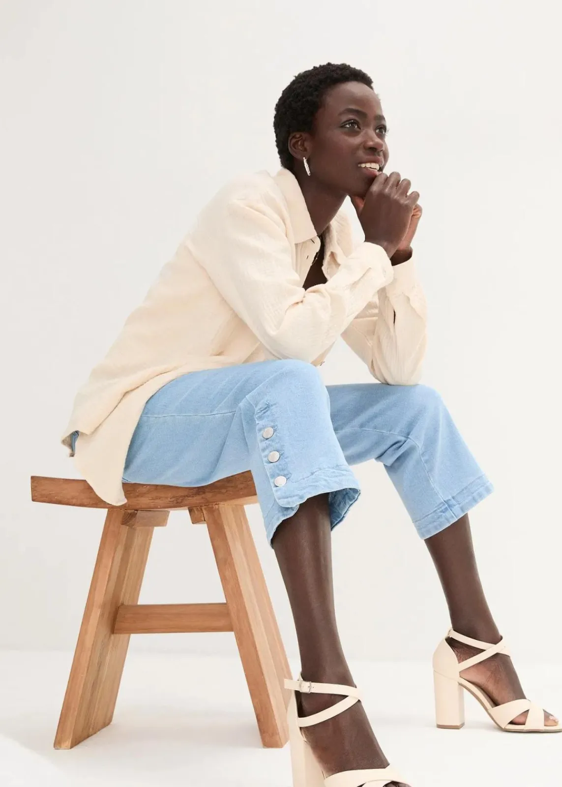 bonprix Jeans|Bekleidung·Shirts & Tops^Capri Jeans Mid Waist blue bleached