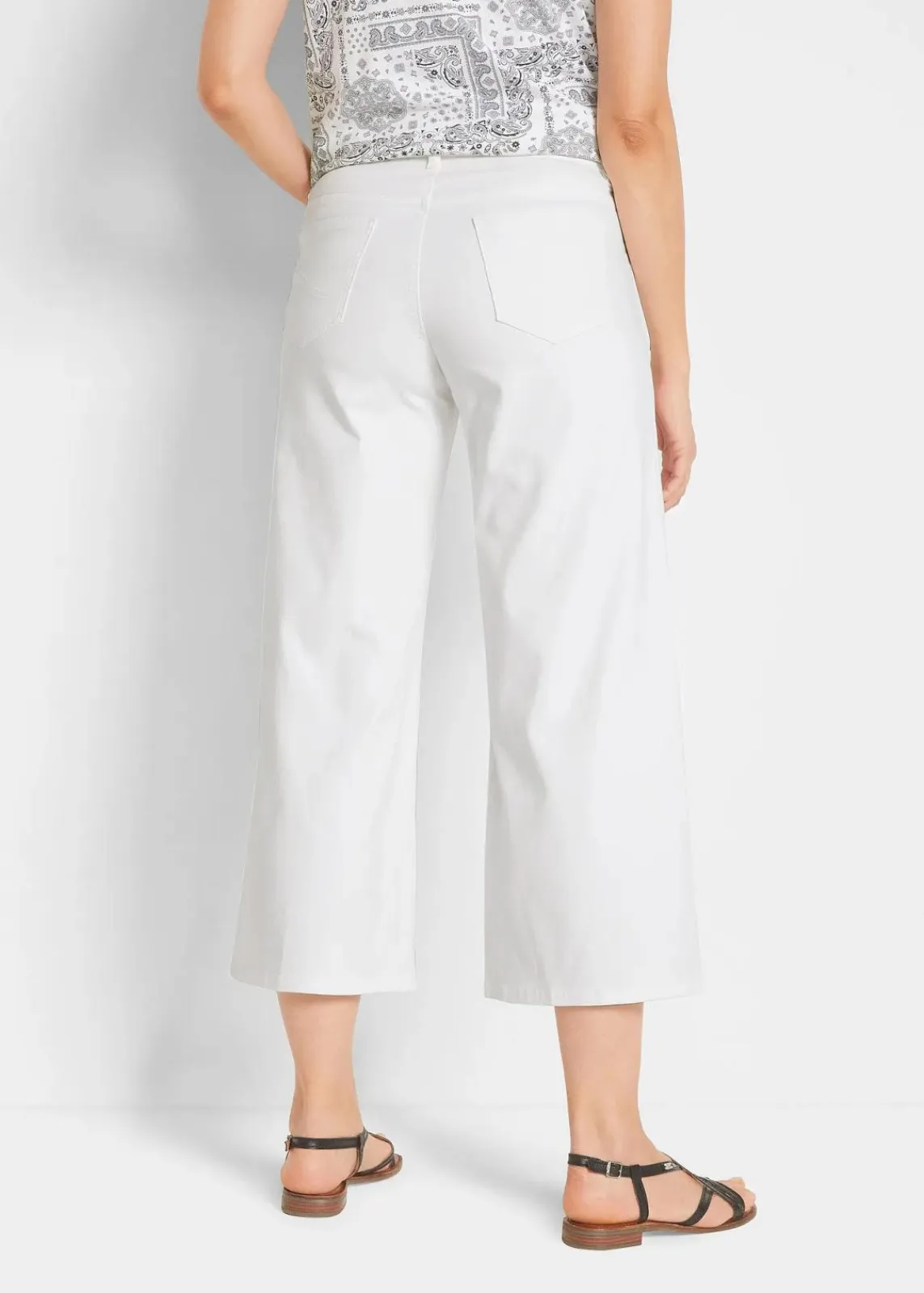 bonprix Bekleidung·Shirts & Tops|Jeans^Capri Jeans Mid Waist, (2er Pack) eisblau denim + weiss