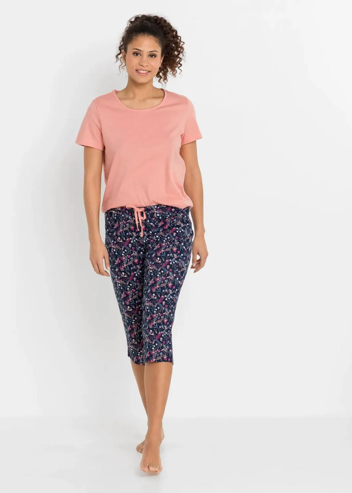 bonprix Wäsche·Nachtwäsche|Nachtwäsche^Capri Pyjama aus reiner Baumwolle (2er Pack) schwarz bedruckt + hellkoralle geblümt