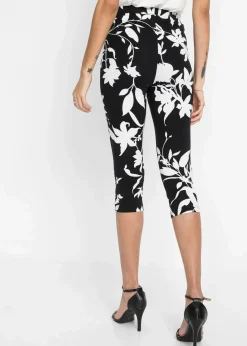 bonprix Hosen^Capri-Hose schwarz/wollweiß geblümt