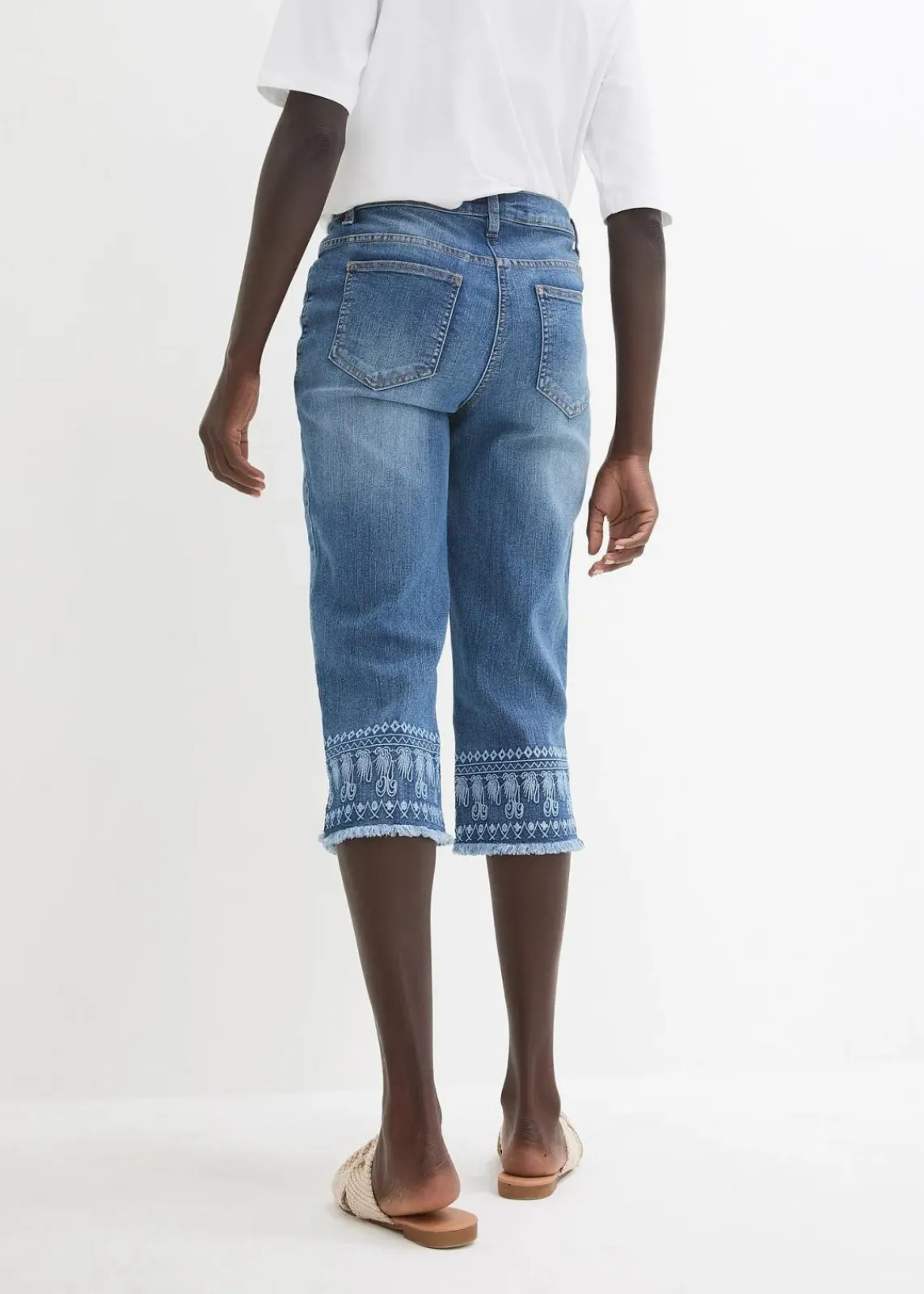 bonprix Bekleidung·Shirts & Tops|Jeans^Capri-Jeans blue bleached