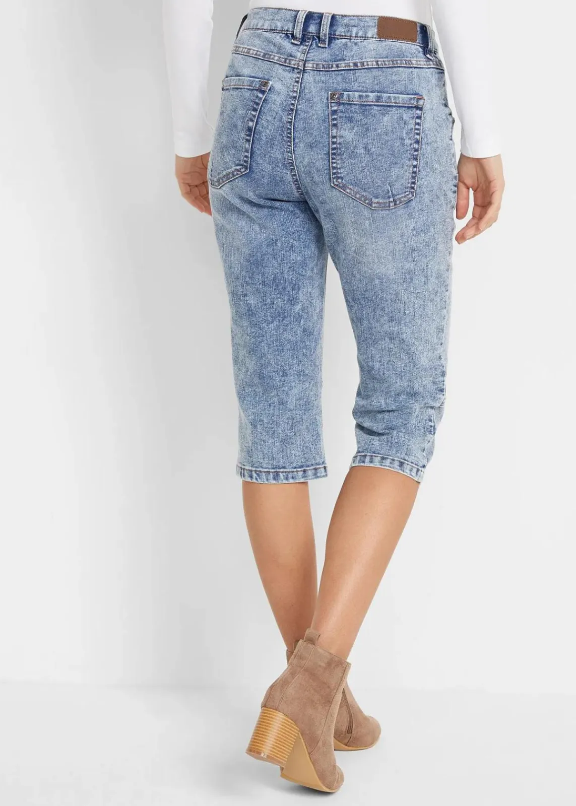 bonprix Bekleidung·Shirts & Tops|Jeans^Capri-Komfort-Stretch-Jeans hellblau used