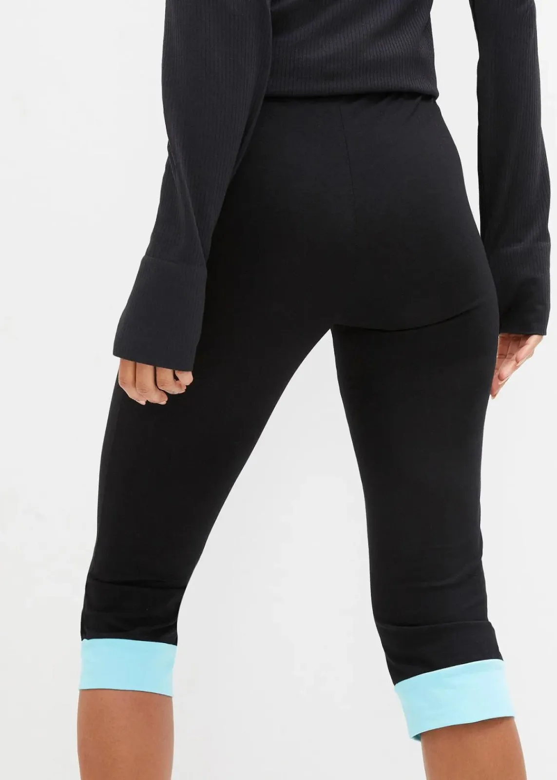 bonprix Hosen|Nachhaltigere Materialien^Capri-Leggings mit Kontrastbündchen schwarz
