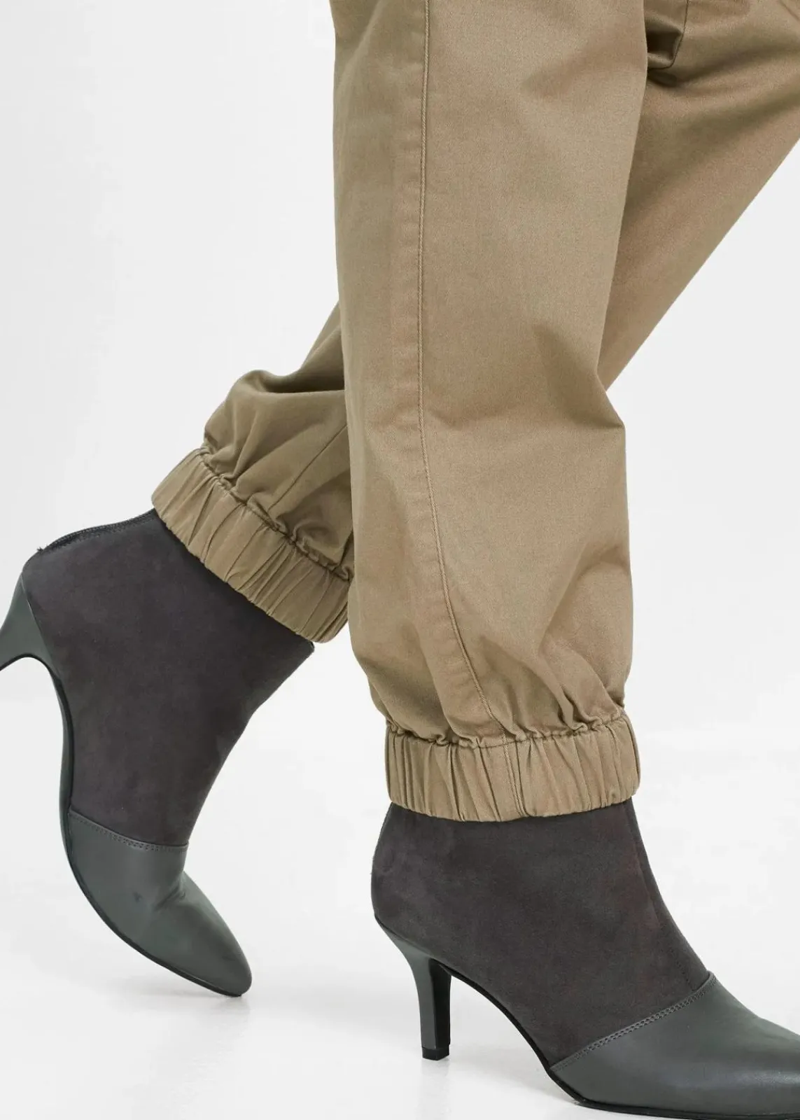 bonprix Hosen|Bekleidung·Kleider^Cargo-Hose aus Baumwolle mit Stretch oliv