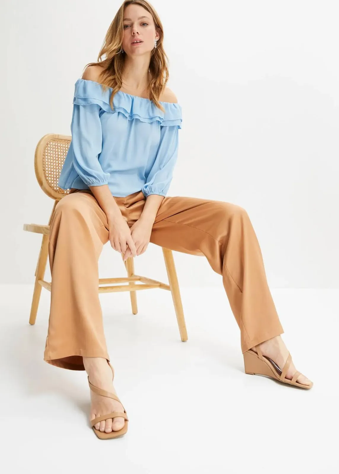bonprix Nachhaltigere Materialien|Blusen & Tuniken^Carmenbluse aus recyceltem Polyester hellblau