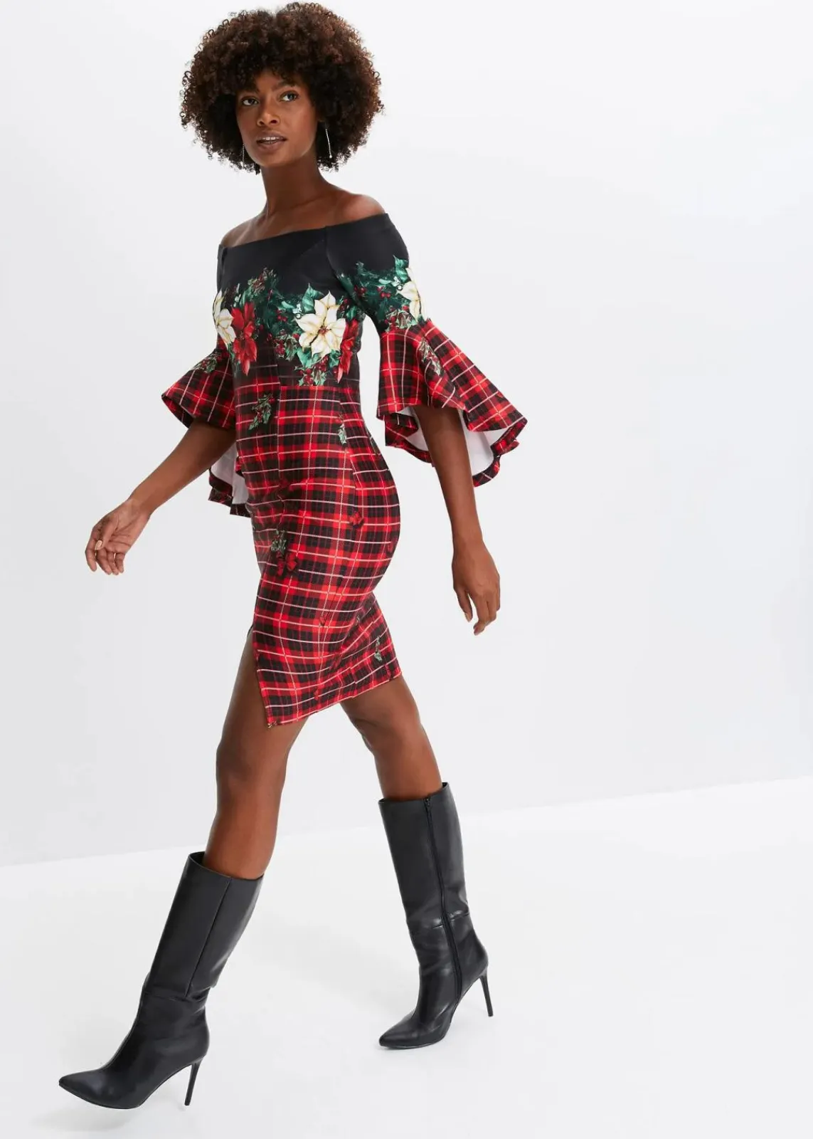 bonprix Bekleidung·Pullover & Strickjacken|Kleider^Carmen-Kleid aus fester Scuba-Qualität mit Weichnachtsmotiv rot/schwarz