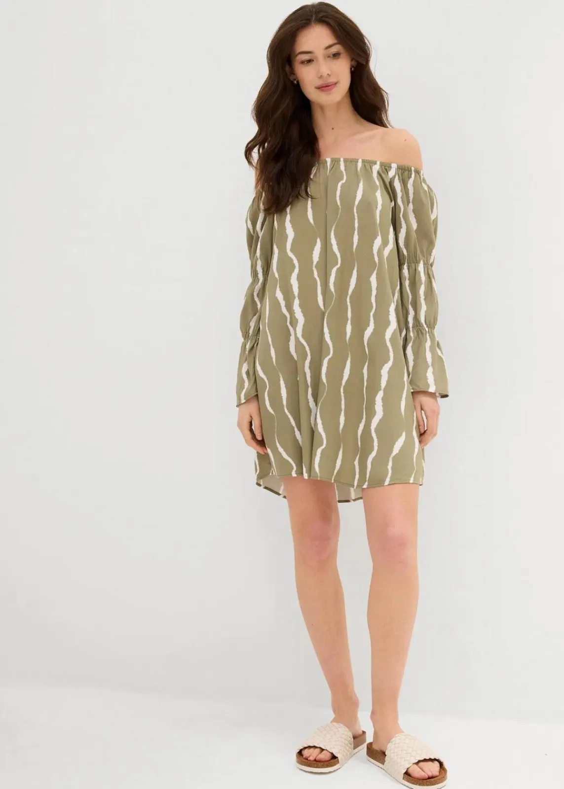 bonprix Bekleidung·Pullover & Strickjacken|Kleider^Carmen-Kleid aus fließender Viskose schlammgrün/weiß bedruckt
