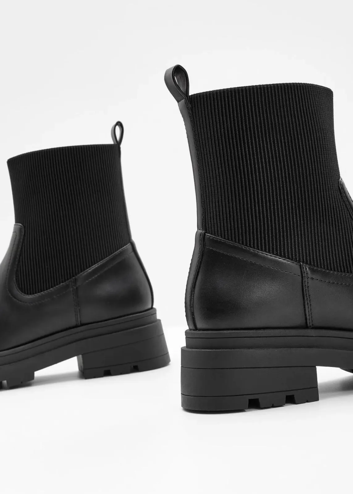 bonprix Gefütterte Winterschuhe|Stiefeletten^Chelsea Boot schwarz
