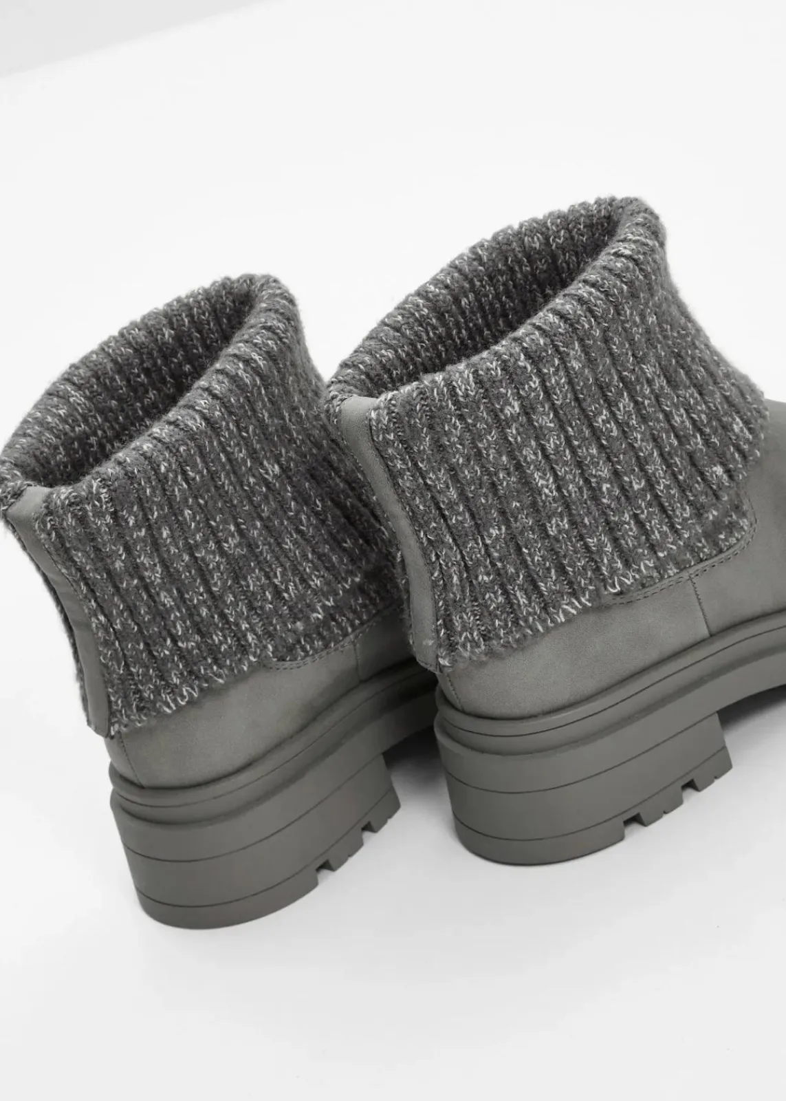 bonprix Boots|Stiefeletten^Chelsea Boot grau