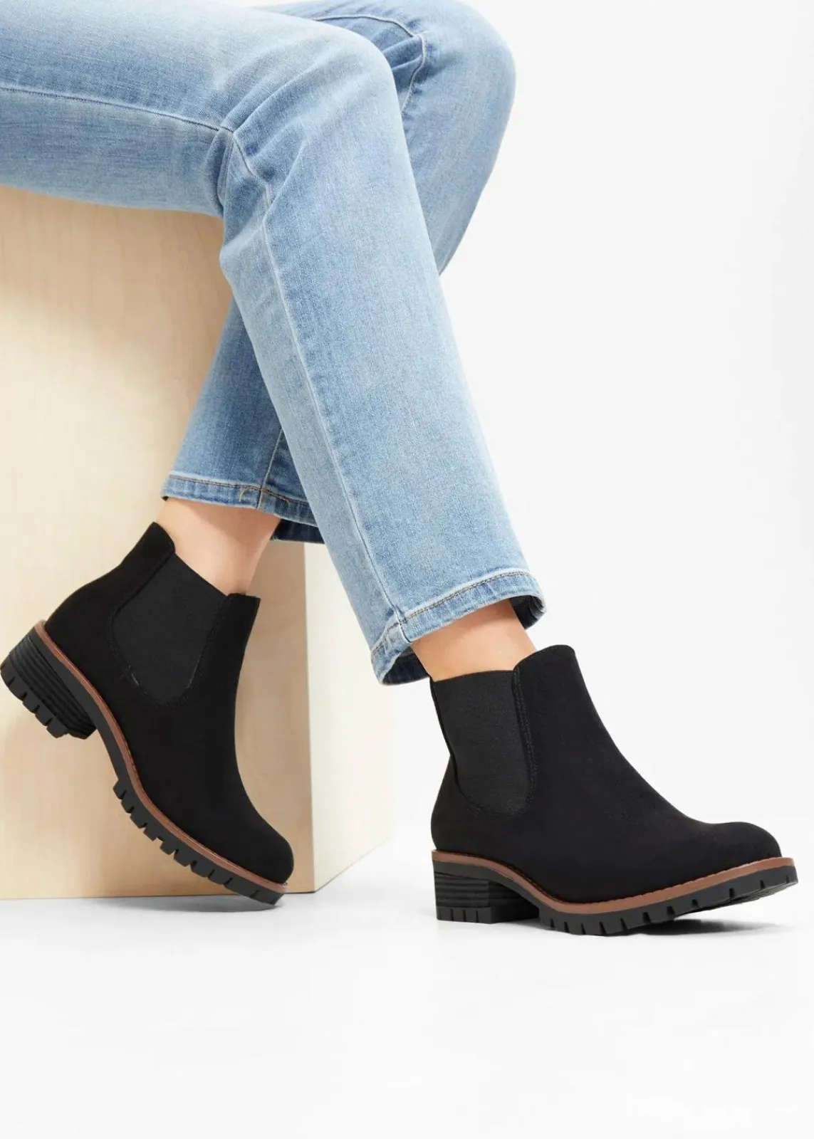 bonprix Schuhe & Accessoires In Spezialgrößen·Schuhe In Übergröße|Schuhe & Accessoires In Spezialgrößen·Elastischer Schaft^Chelsea-Boots mit Profilsohle schwarz