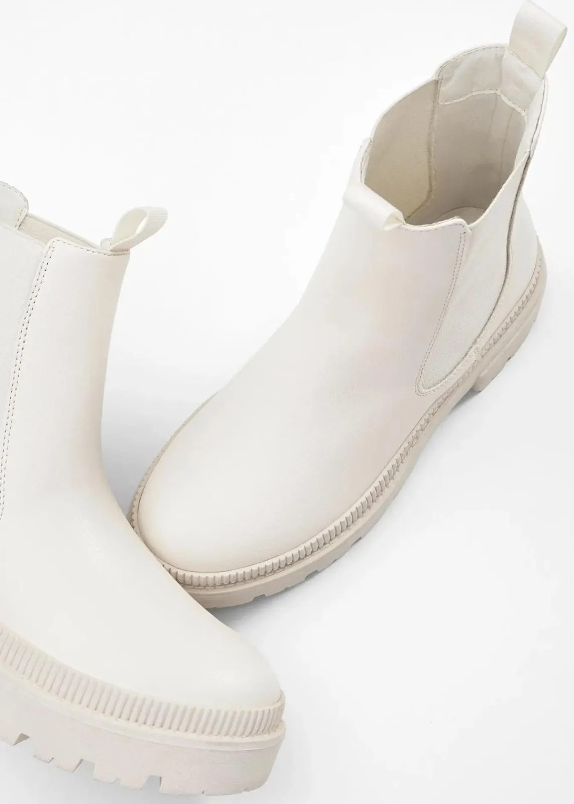 bonprix Schuhe & Accessoires In Spezialgrößen·Schuhe In Übergröße|Schuhe & Accessoires In Spezialgrößen·Elastischer Schaft^Chelsea-Boots mit Profilsohle perlweiß