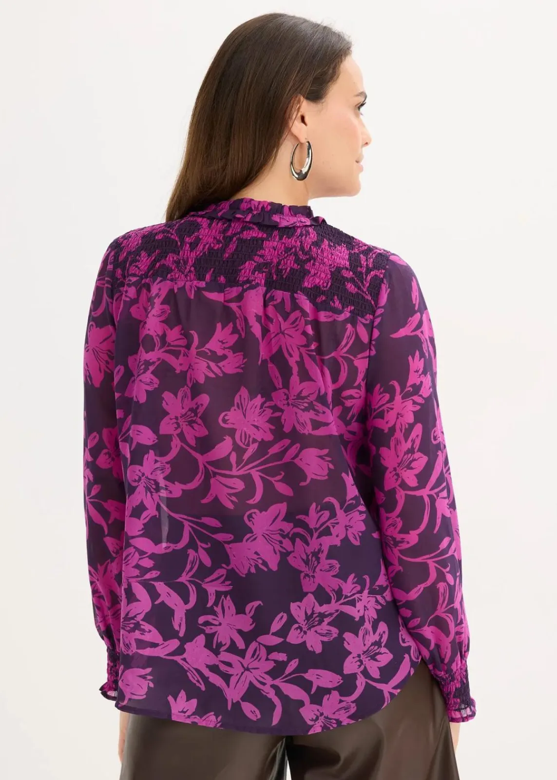 bonprix Nachhaltigere Materialien|Blusen & Tuniken^Chiffon Bluse mit Smok-Details dunkellila/pfingstrose bedruckt