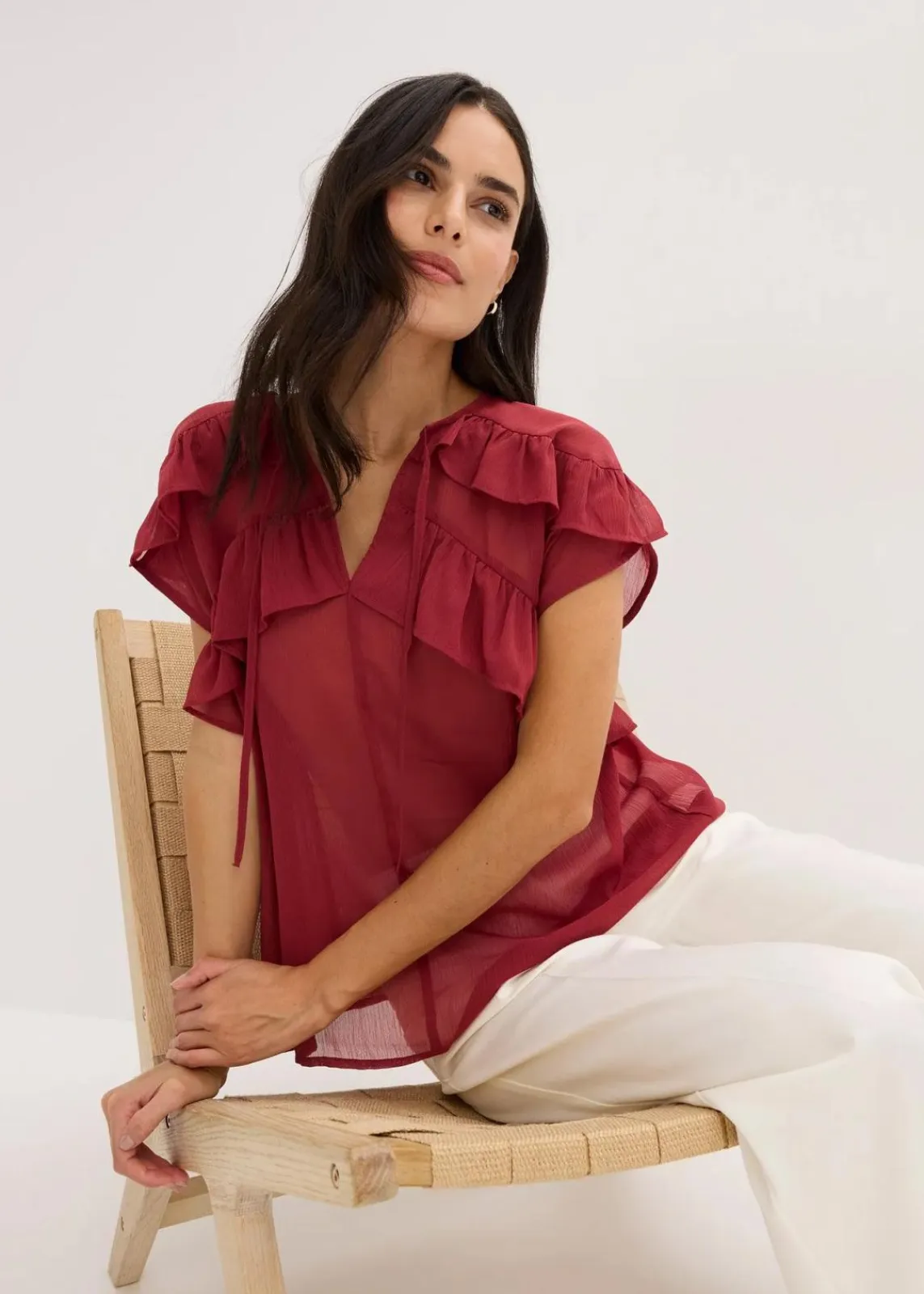 bonprix Bekleidung·Jacken & Mäntel|Blusen & Tuniken^Chiffonbluse mit Volants pflaumenrot