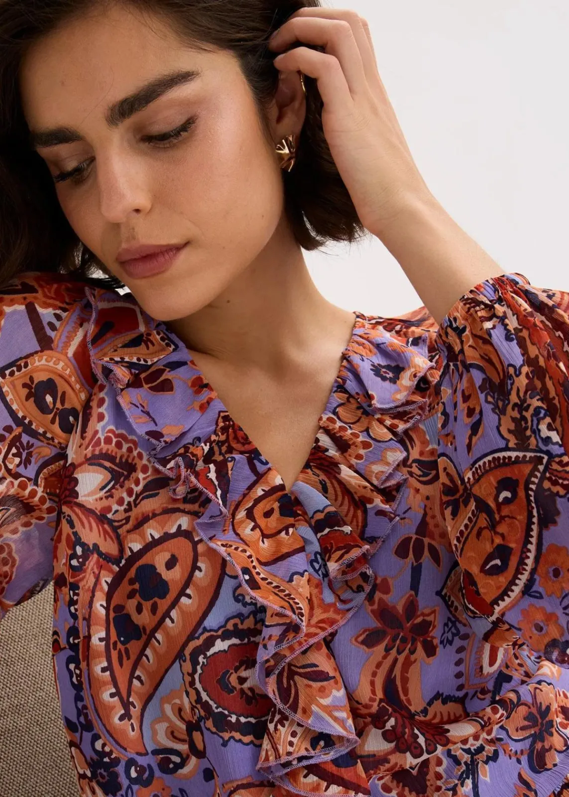 bonprix Bekleidung·Jacken & Mäntel|Blusen & Tuniken^Chiffonbluse mit Volants quarzrot/perlblau paisley