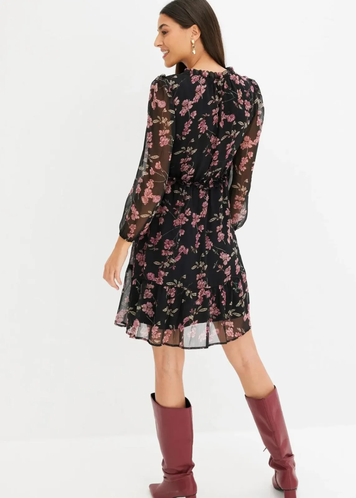 bonprix Bekleidung·Pullover & Strickjacken|Nachhaltigere Materialien^Chiffonkleid schwarz geblümt