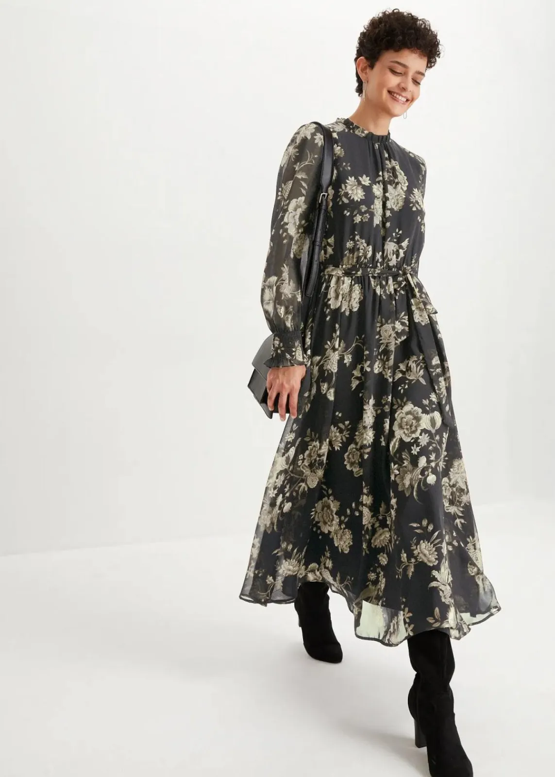 bonprix Bekleidung·Pullover & Strickjacken|Kleider^Chiffonkleid schwarz/mattschilf geblümt