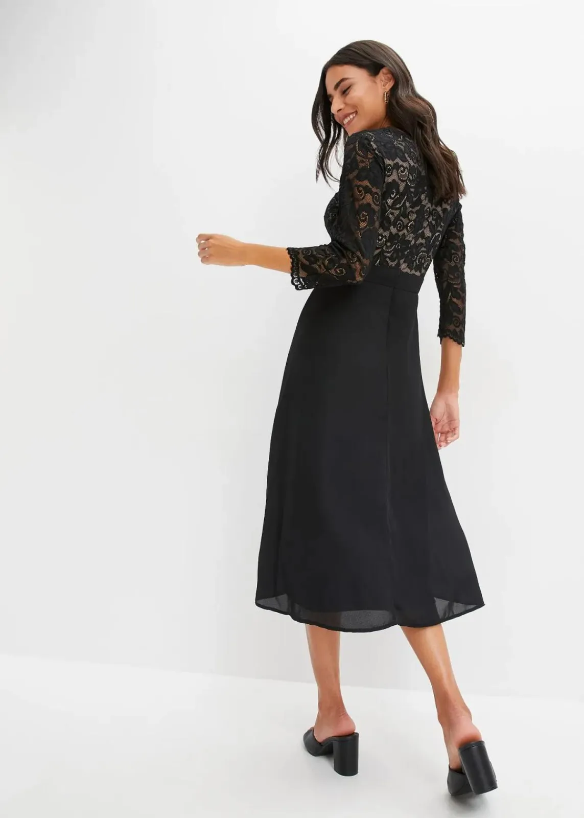 bonprix Bekleidung·Pullover & Strickjacken|Festliche Mode^Chiffonkleid mit Spitze schwarz