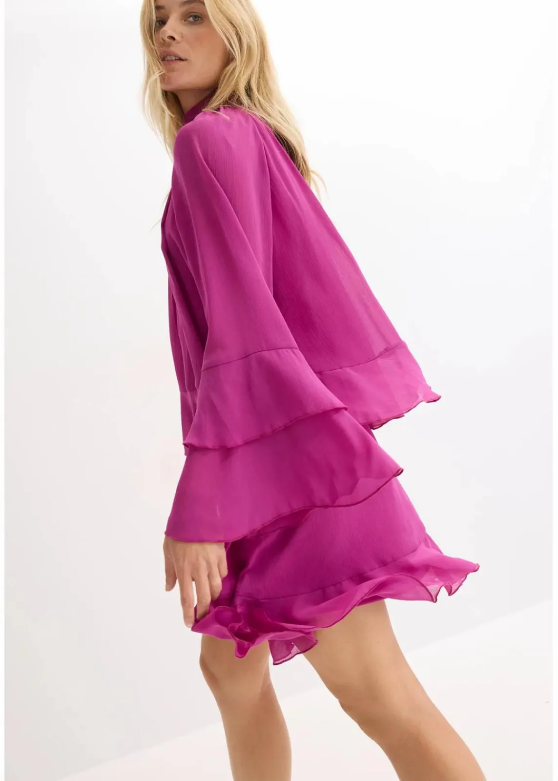 bonprix Bekleidung·Pullover & Strickjacken|Kleider^Chiffonkleid mit Volants dunkelfuchsia