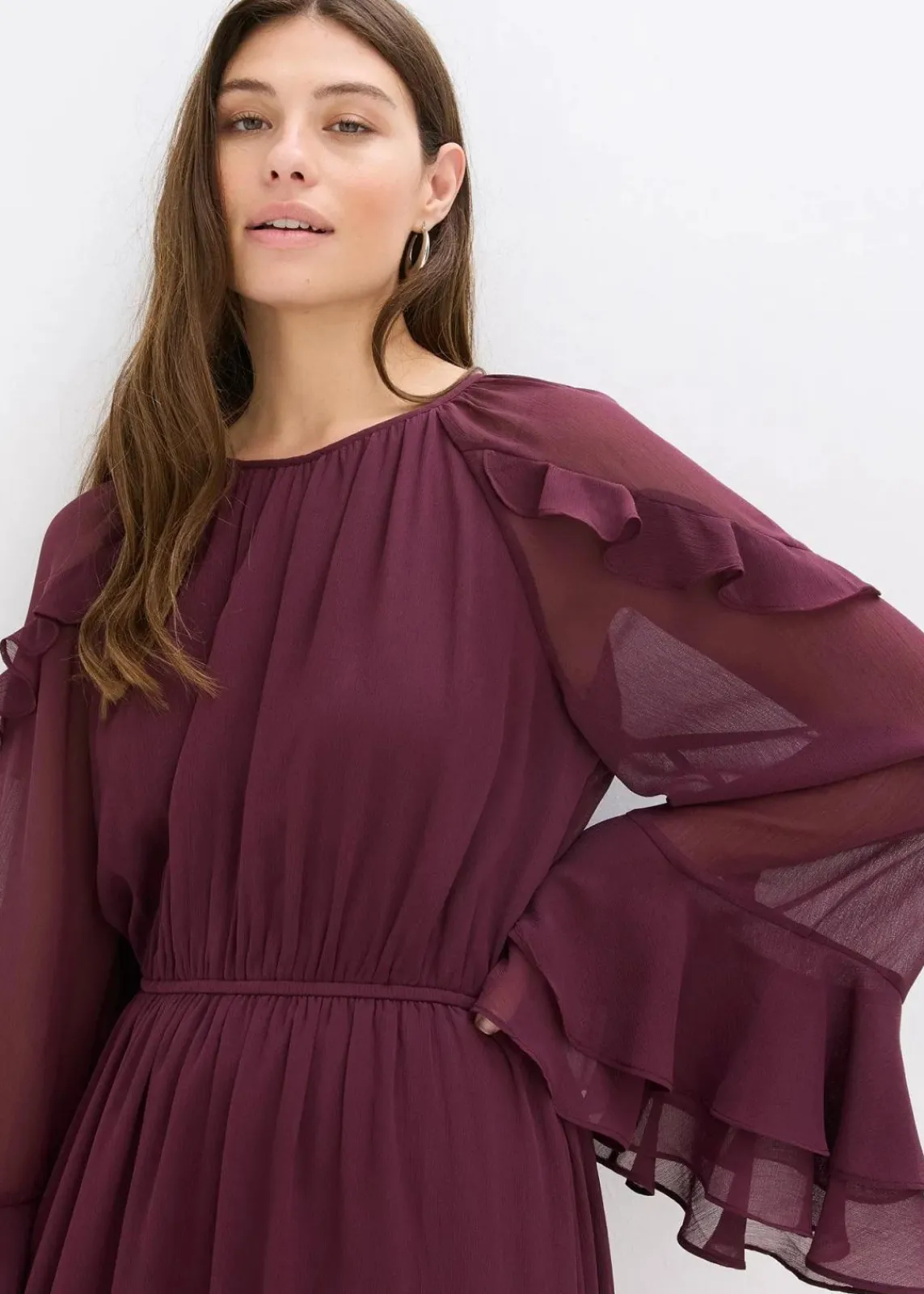 bonprix Bekleidung·Pullover & Strickjacken^Chiffonkleid mit Volants weinrot