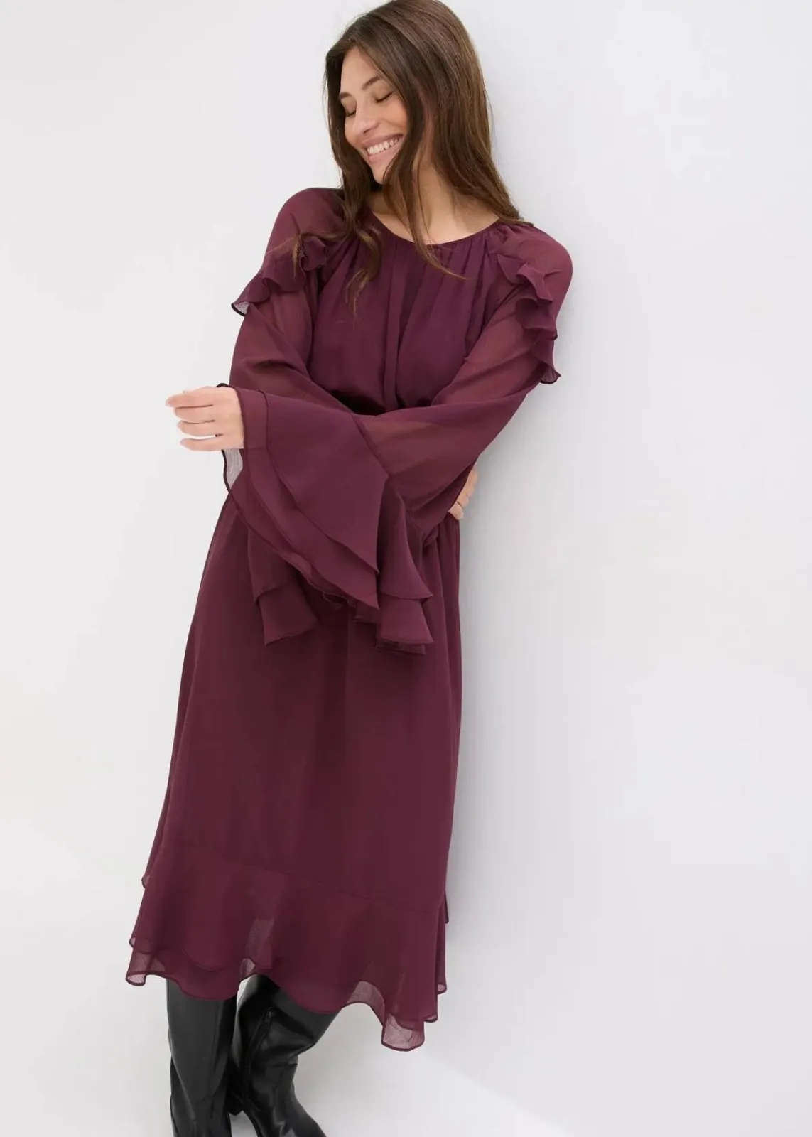 bonprix Bekleidung·Pullover & Strickjacken^Chiffonkleid mit Volants weinrot