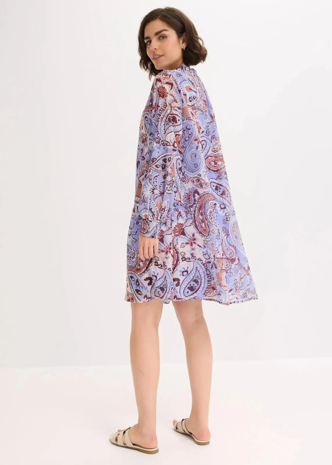 bonprix Bekleidung·Pullover & Strickjacken|Nachhaltigere Materialien^Chiffon-Tunika-Kleid mit Schluppe hellblau/braun paisley
