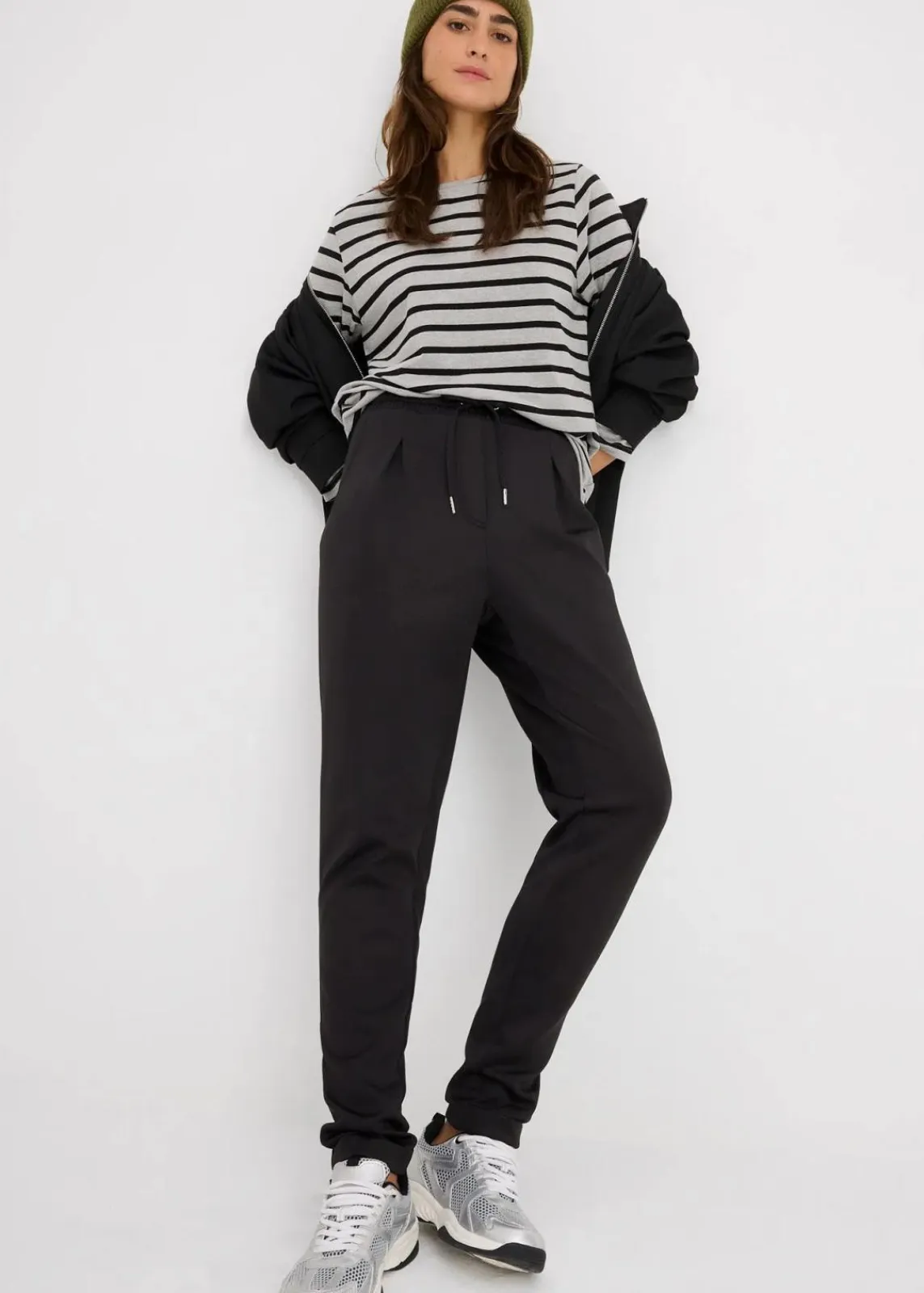 bonprix Nachhaltigere Materialien|Hosen^Chinohose aus Scuba schwarz
