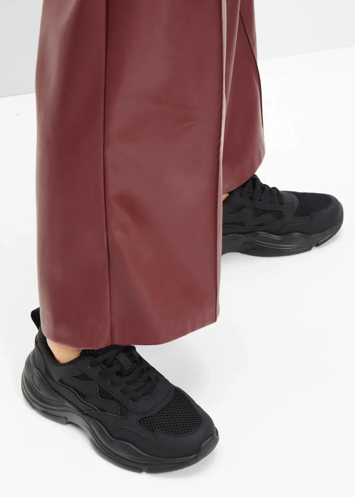 bonprix Sneaker^Chunky Sneaker mit Mesh-Einsatz schwarz