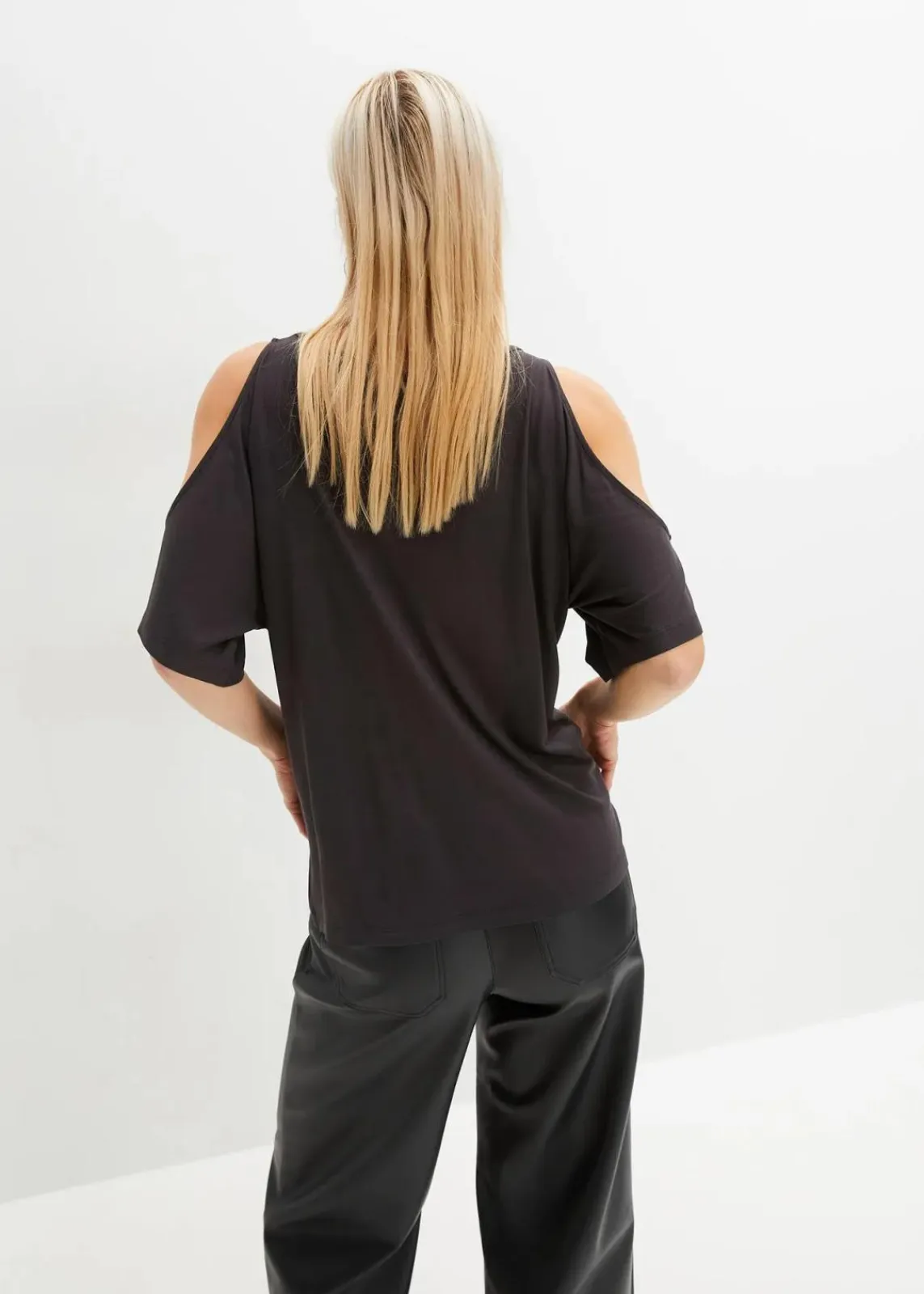 bonprix Nachhaltigere Materialien|Shirts & Tops^Cold-Shoulder-Shirt aus Viskose dunkelgrau floral