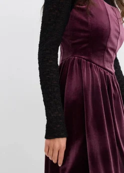 bonprix Kleider^Corsagenkleid aus softem Samt weinrot