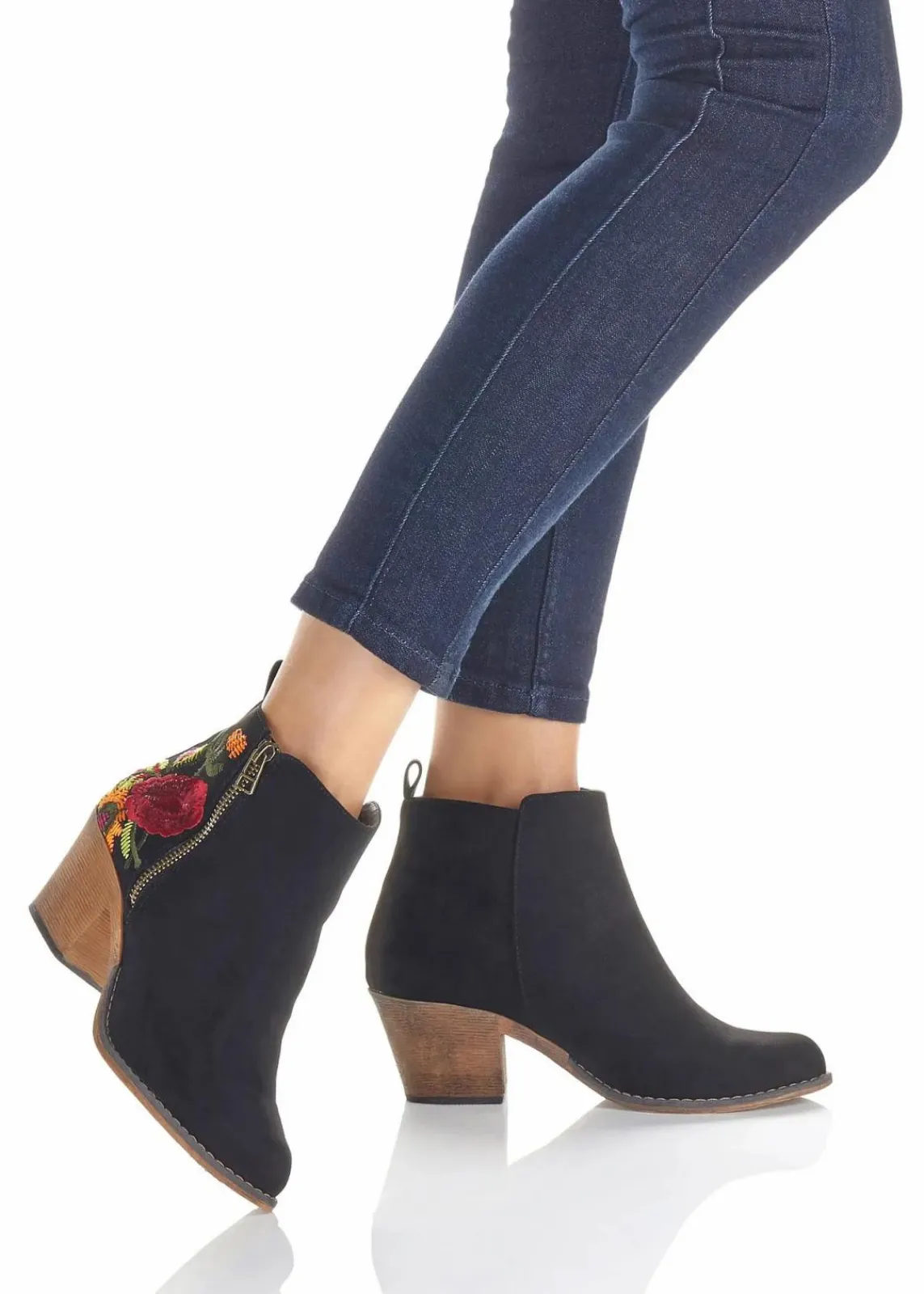 bonprix Stiefeletten|Schuhe & Accessoires In Spezialgrößen·Schuhe In Übergröße^Cowboy-Boots mit Stickerei schwarz