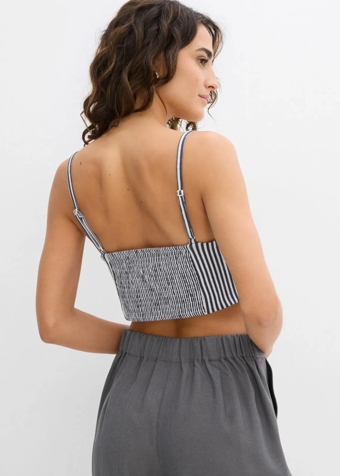 bonprix Shirts & Tops|Nachhaltigere Materialien^Cropped Top aus reiner Bio-Baumwolle (2er Pack) weiß/dunkelblau gestreift + schwarz