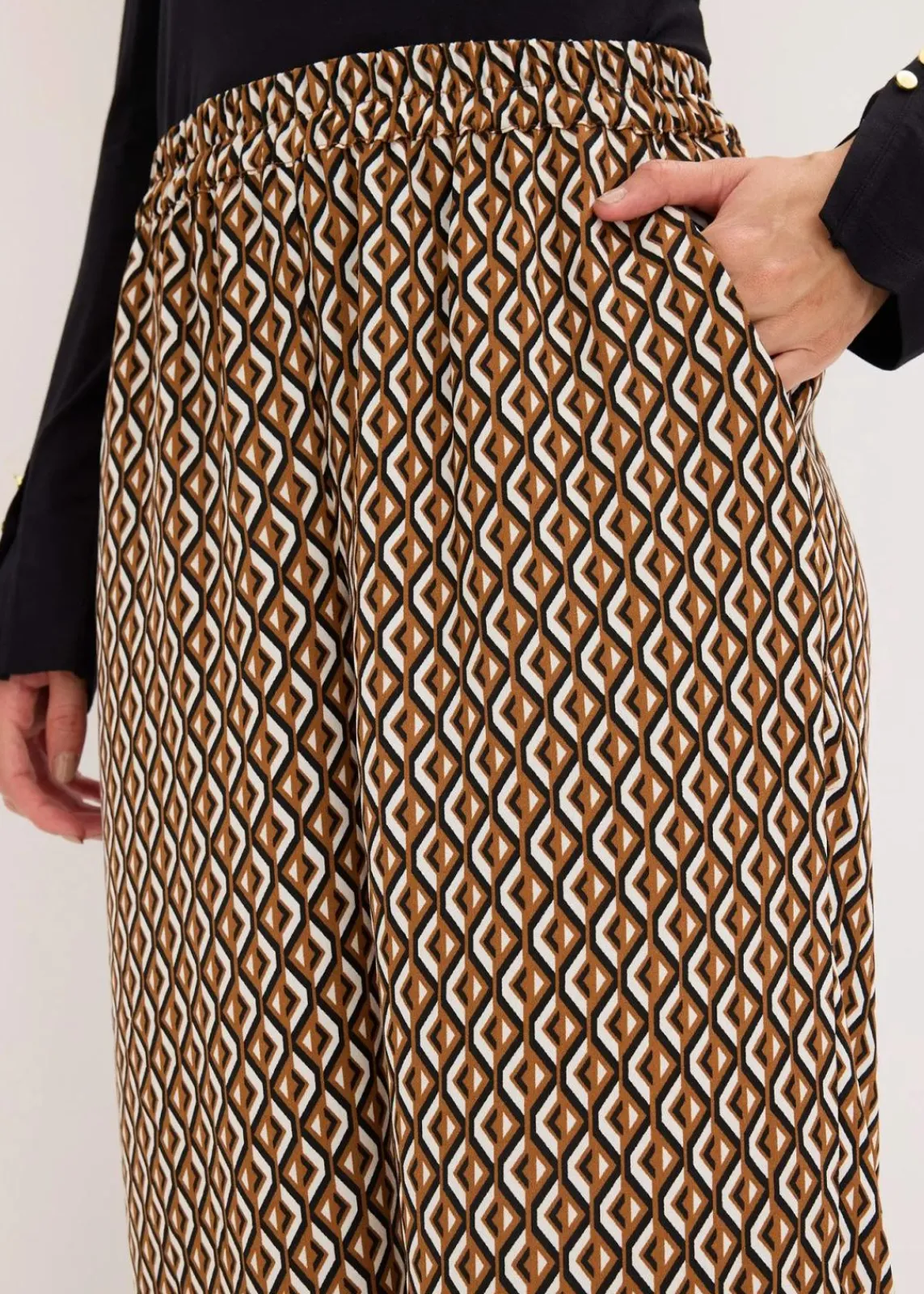 bonprix Bekleidung·Kleider|Nachhaltigere Materialien^Culotte mokkabraun/schwarz graphisch bedruckt