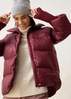 bonprix Jacken & Mäntel|Premium^Daunenjacke mit recycelten Daunen und Strickärmeln dunkelbeere