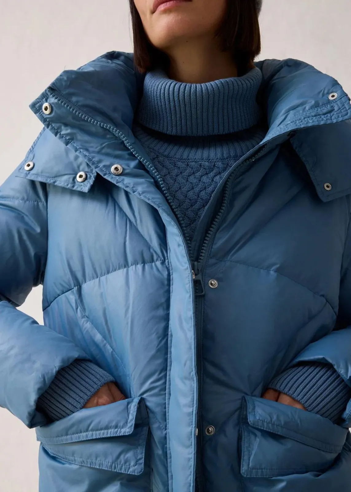 bonprix Bekleidung·Hosen|Nachhaltigere Materialien^Daunenmantel mit recycelten Daunen, wasserabweisend wellenblau
