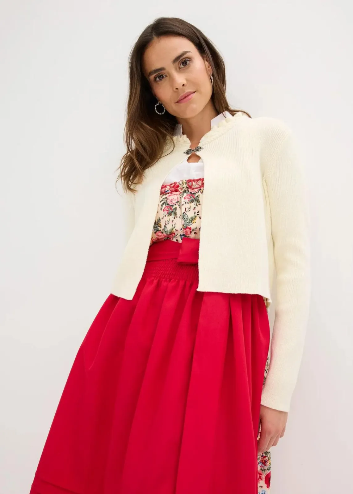 bonprix Bekleidung·Pullover & Strickjacken|Kleider^Dirndl mit bestickter Schürze (2-tlg. Set) rot geblümt