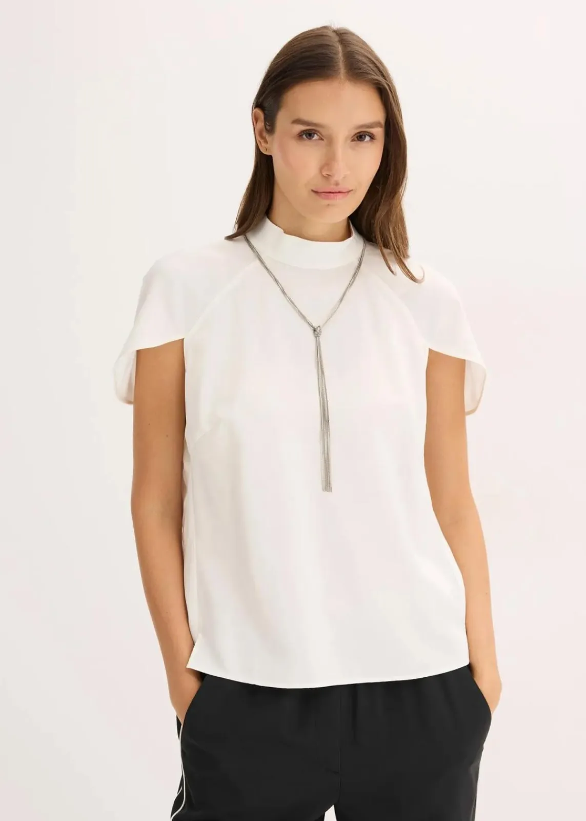 bonprix Blusen & Tuniken|Bekleidung·Jacken & Mäntel^Elegante Kurzarmbluse aus glänzenden Satin wollweiß