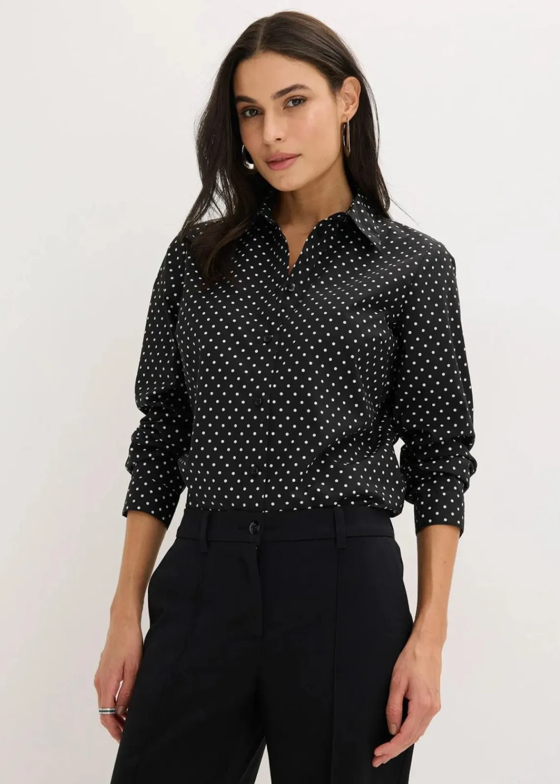 bonprix Bekleidung·Jacken & Mäntel|Blusen & Tuniken^2er Pack Hemdblusen mit Baumwolle weiß uni und schwarz/weiß gepunktet
