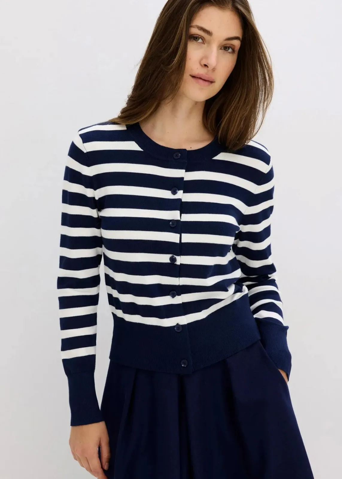 bonprix Bekleidung·Umstandsmode|Pullover & Strickjacken^Feinstrick-Cardigan mit Streifen dunkelblau/wollweiß gestreift