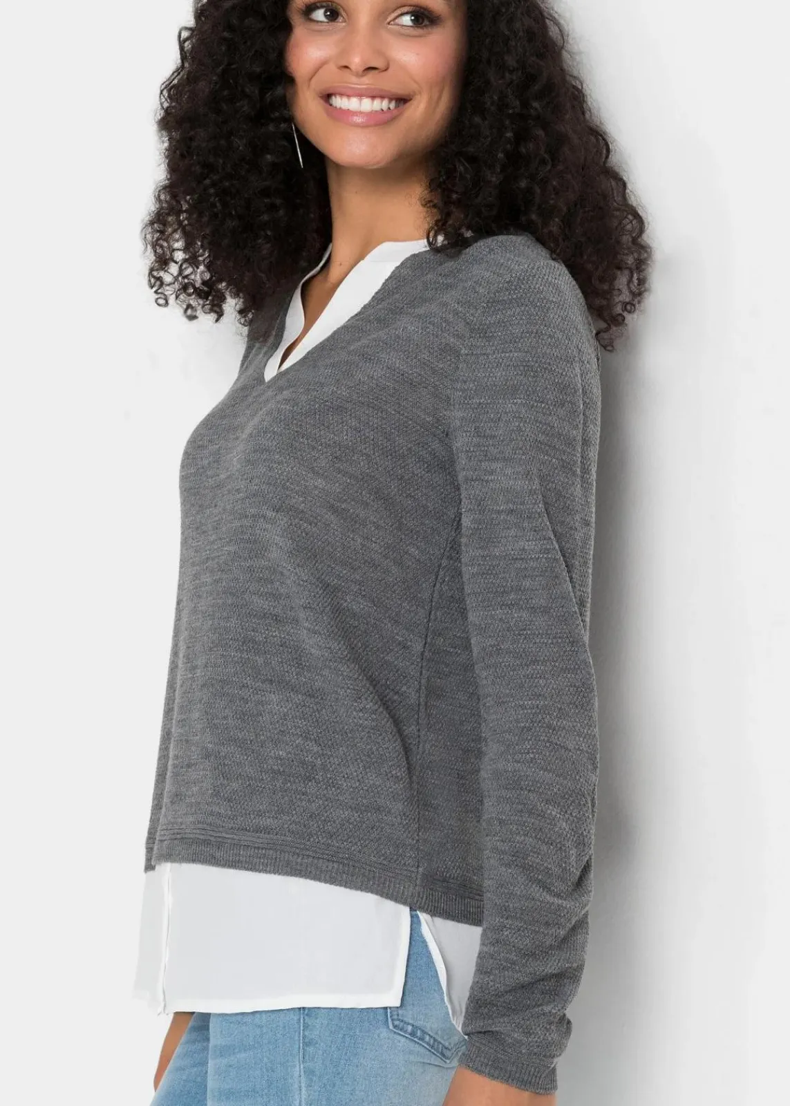 bonprix Pullover & Strickjacken|Bekleidung·Jeans^Feinstrickpullover mit Bluseneinsatz grau meliert