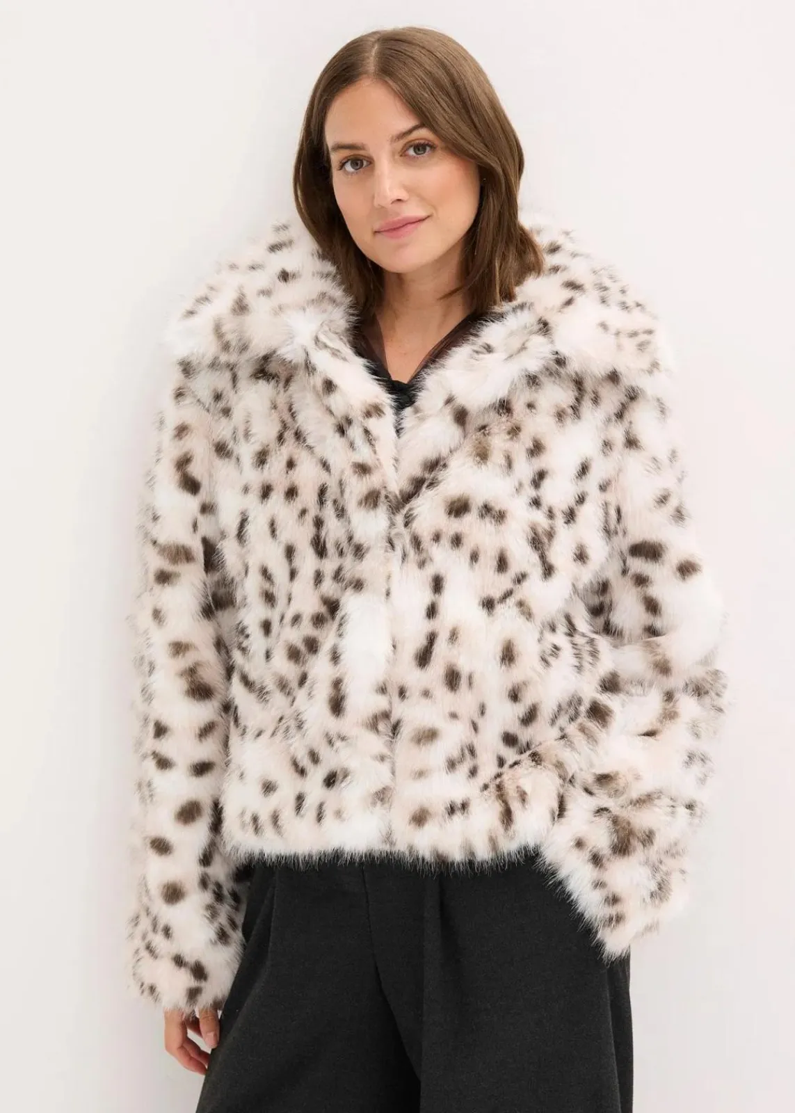 bonprix Bekleidung·Hosen|Jacken & Mäntel^Fellimitat-Jacke creme animal