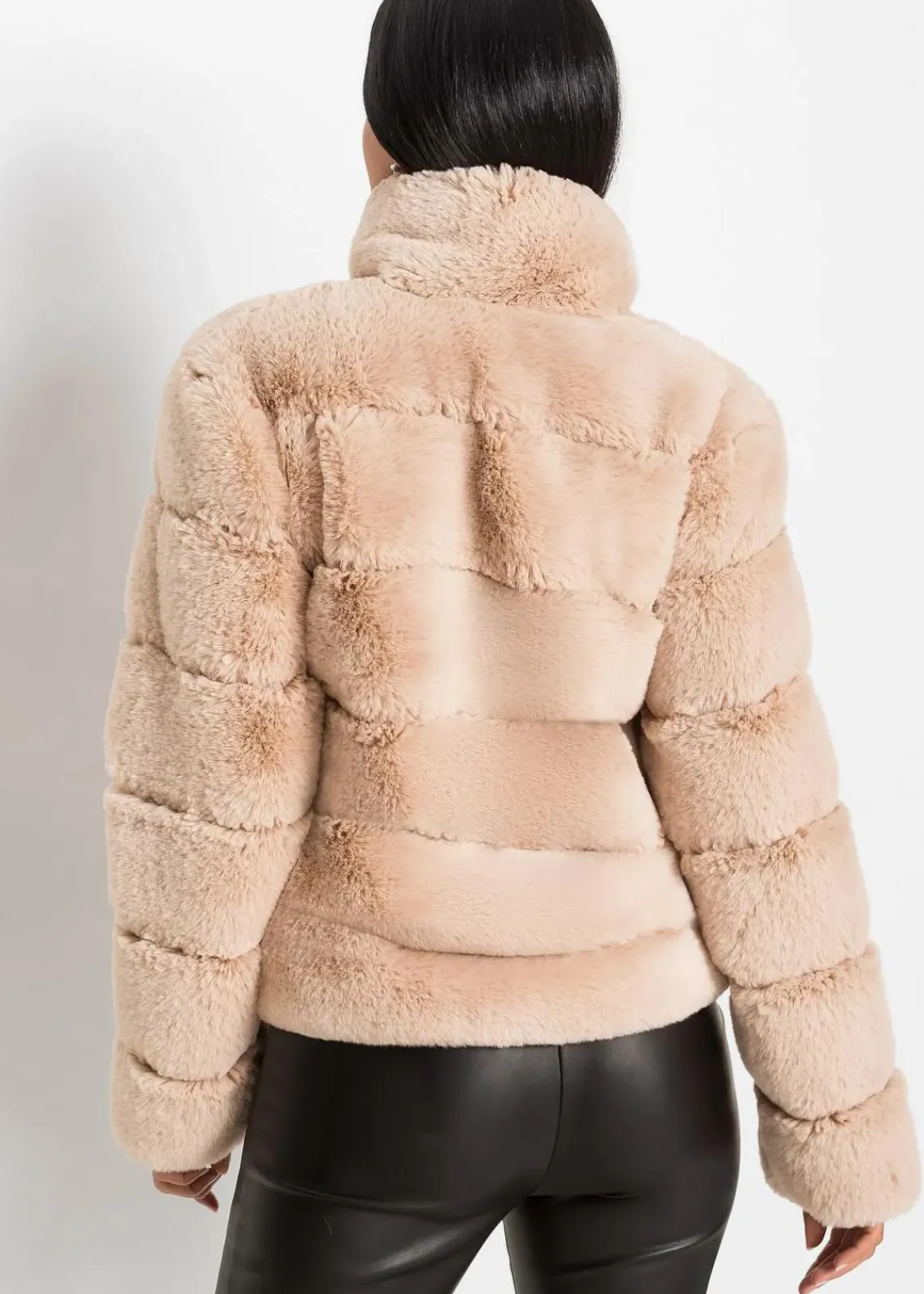 bonprix Bekleidung·Hosen|Jacken & Mäntel^Fellimitat-Jacke mit Reißverschluss rosebeige