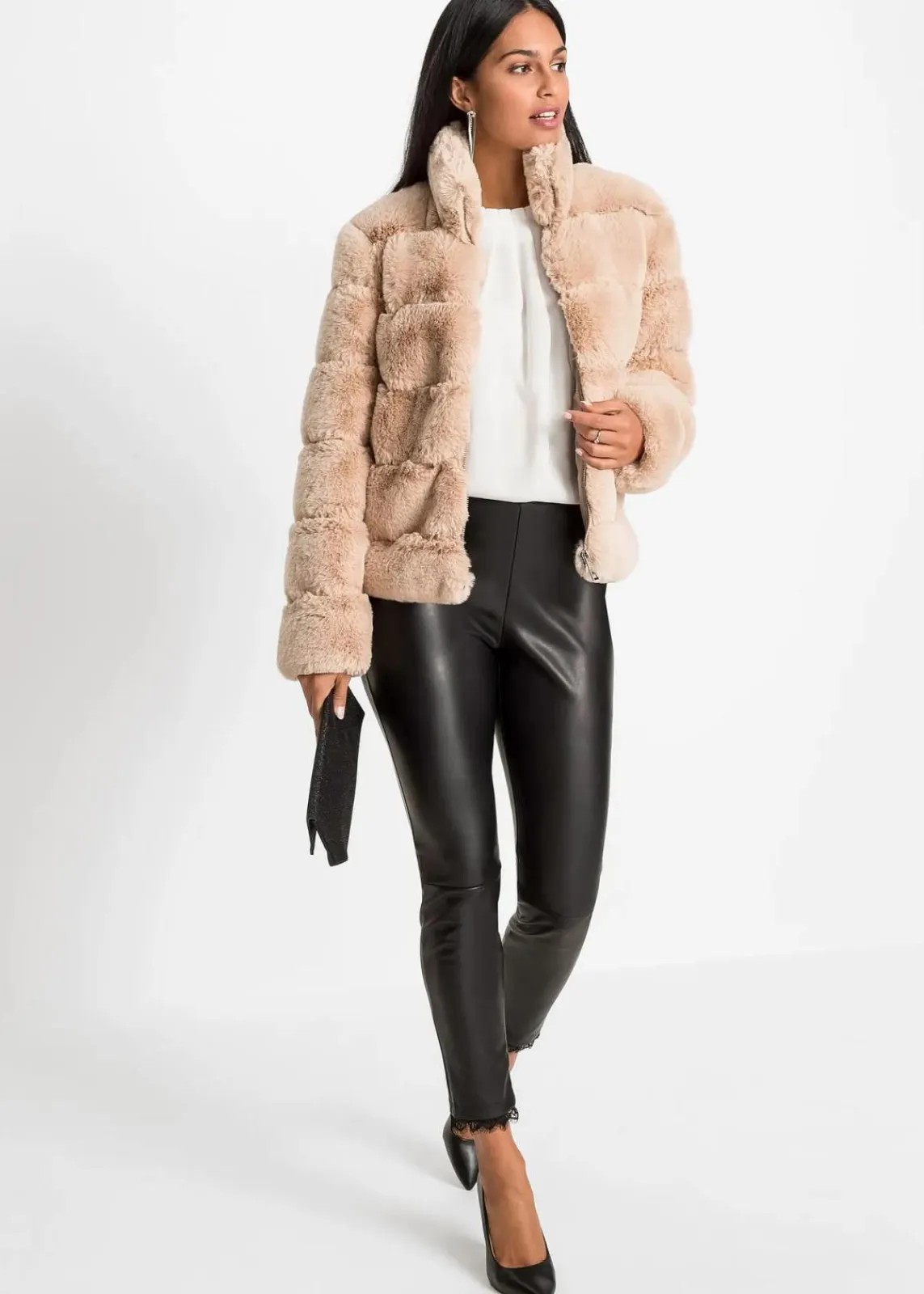bonprix Bekleidung·Hosen|Jacken & Mäntel^Fellimitat-Jacke mit Reißverschluss rosebeige
