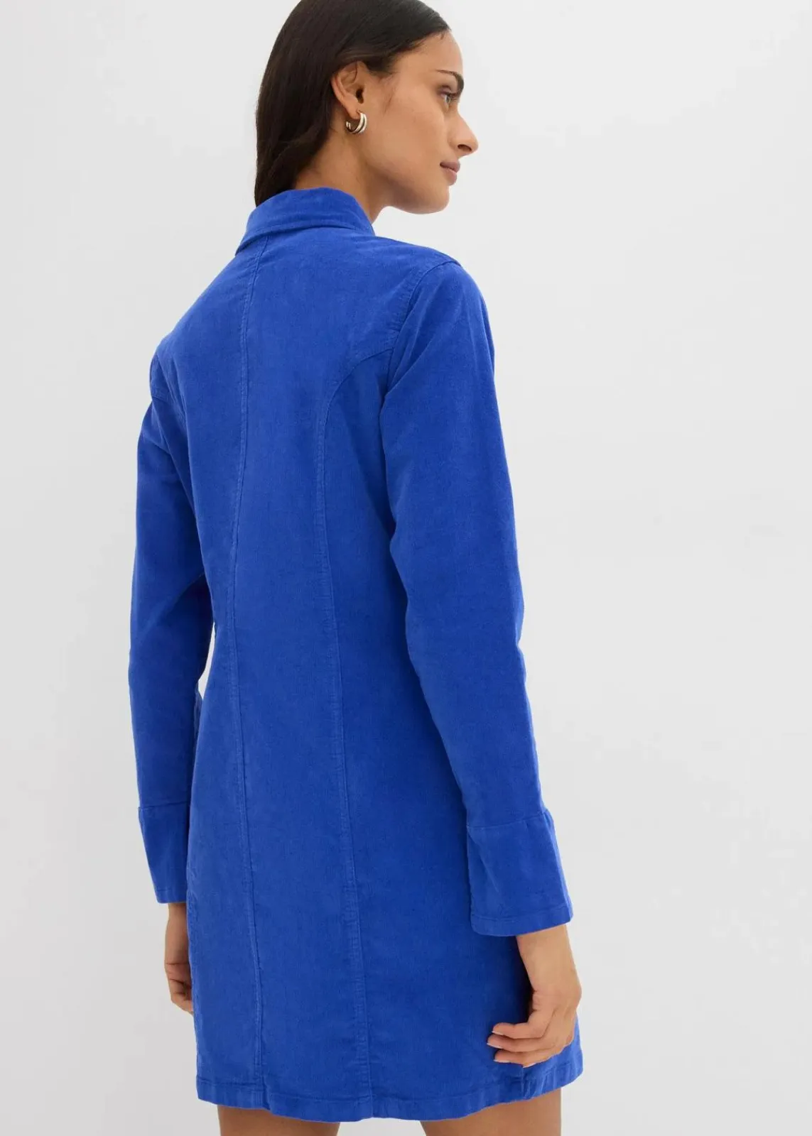 bonprix Bekleidung·Pullover & Strickjacken|Nachhaltigere Materialien^Figurbetontes Cordkleid edelsteinblau