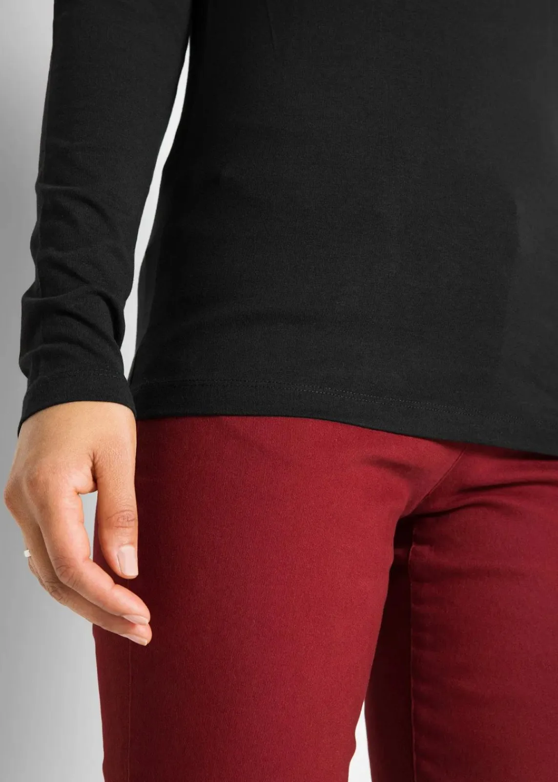bonprix Bekleidung·Röcke|Basics^Figurbetontes Langarmshirt schwarz